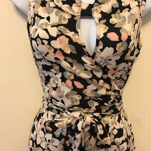 Diane Von Furstenberg 100% Silk Wrap dress size 6